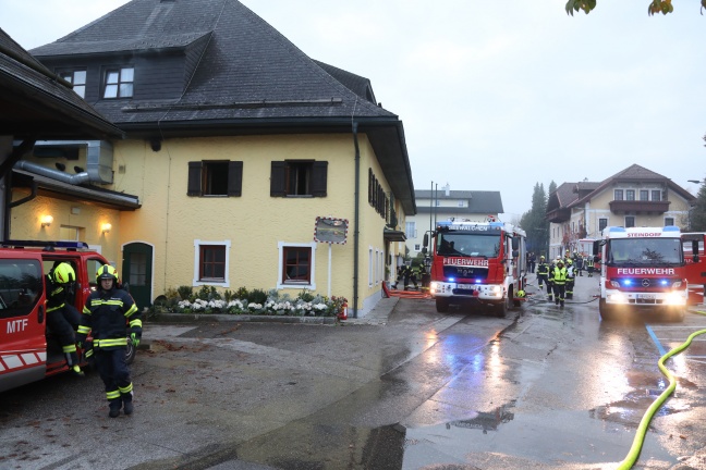 Großeinsatz bei Brand in einem Hotel in Seewalchen am Attersee