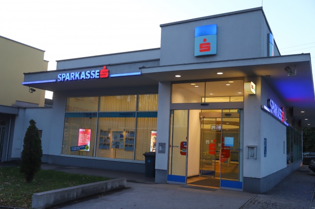 Bankomatsprengung in einer Bankfiliale in Linz-Bindermichl-Keferfeld gescheitert
