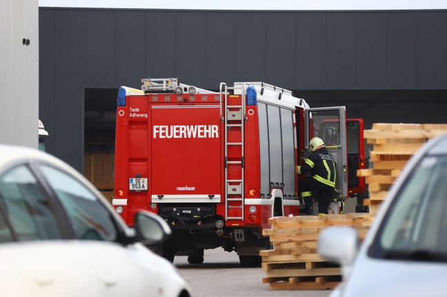 Einsatz für zwei Feuerwehren bei Brand bei einem Gewerbebetrieb in Adlwang