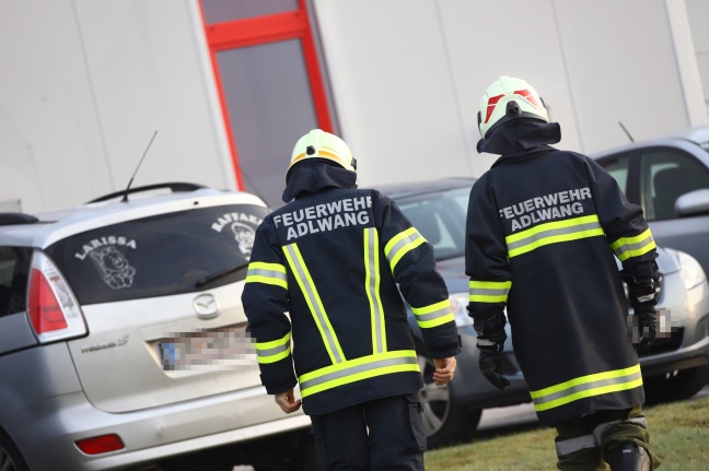 Einsatz für zwei Feuerwehren bei Brand bei einem Gewerbebetrieb in Adlwang