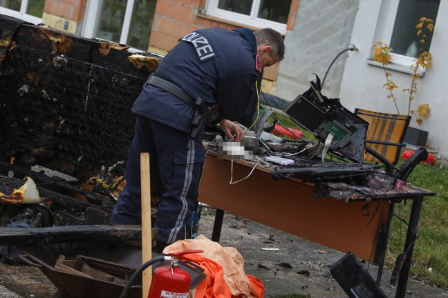 Ursache: Brand eines ladenden E-Bike-Akkus führte zu Wohnungsexplosion in Steinhaus