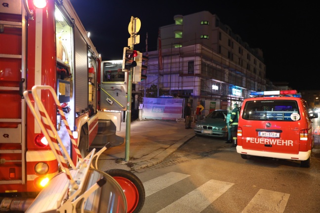 Dehnfugenbrand auf einer Baustelle in Wels-Innenstadt sorgt für Einsatz der Feuerwehr