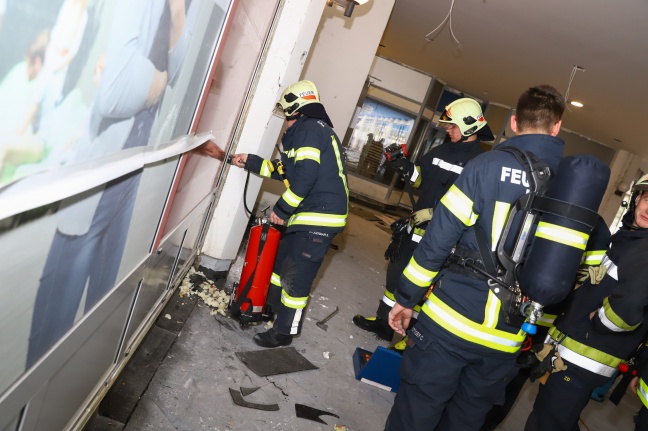 Neuerlicher Dehnfugenbrand bei Sanierungsarbeiten in Wels-Innenstadt