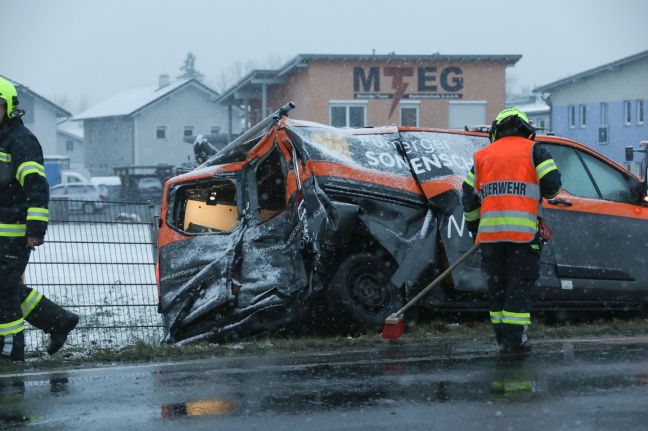 Stauchaos nach Verkehrsunfällen auf Wiener Straße bei Machtrenk
