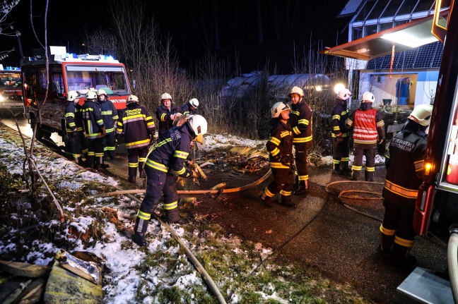 Heizraumbrand in einem Haus in Stroheim erfordert Einsatz zweier Feuerwehren