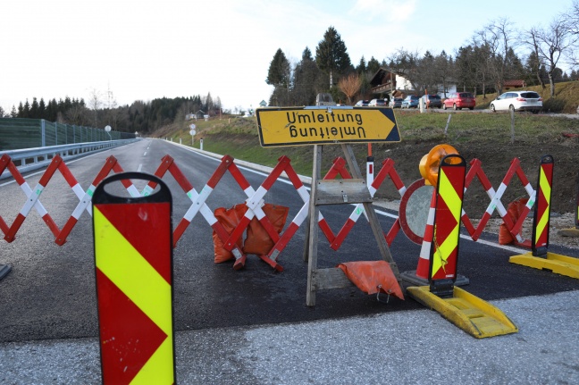 Hangrutsch: Scharnsteiner Straße im Halsgraben vier Tage nach Verkehrsfreigabe wieder gesperrt