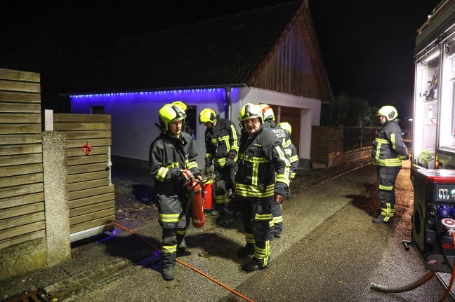 Brand eines Adventkranzes in einem Haus in Gunskirchen sorgt für nächtlichen Einsatz