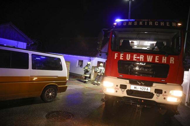 Brand eines Adventkranzes in einem Haus in Gunskirchen sorgt für nächtlichen Einsatz