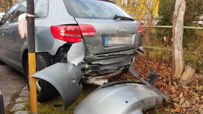 Zeugenaufruf: Unfall mit schwerem Sachschaden und Fahrerflucht in Wels-Innenstadt