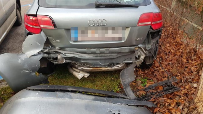 Zeugenaufruf: Unfall mit schwerem Sachschaden und Fahrerflucht in Wels-Innenstadt