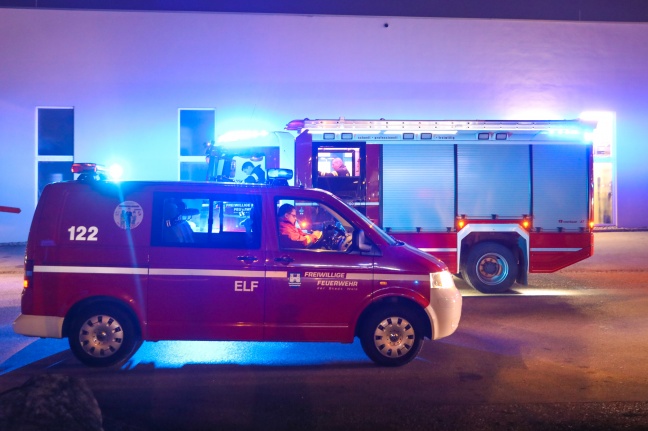 Einsatz der Feuerwehr nach gemeldetem Gasgeruch in Wels-Neustadt