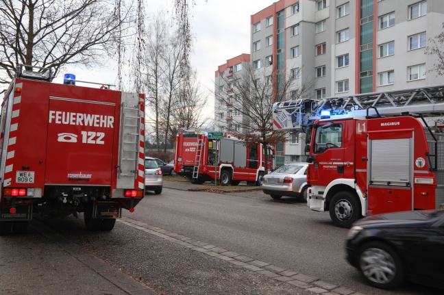 Brand in der Liftkabine eines Wohnhaues in Wels-Lichtenegg sorgt für Einsatz der Feuerwehr