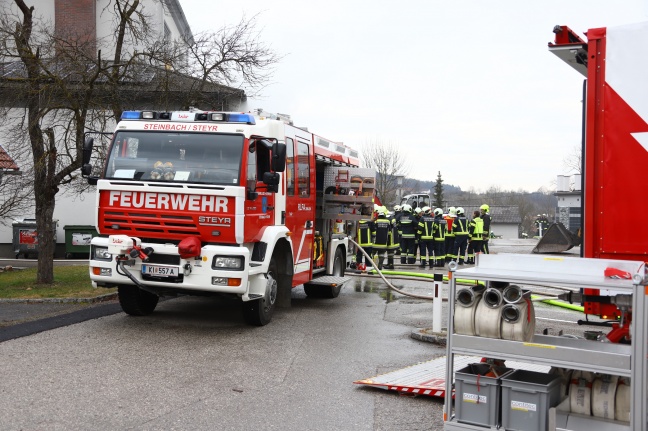 Großeinsatz bei Brand im Hackschnitzelbunker eines Nahheizwerkes in Steinbach an der Steyr