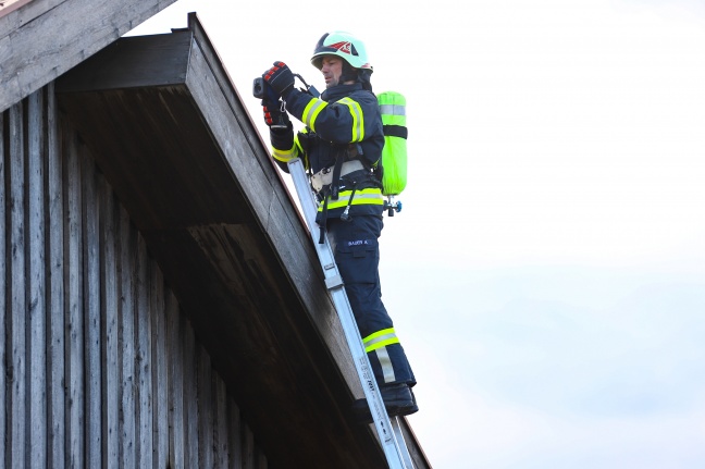 Brand im Ziegenstall eines Bauernhofes in Marchtrenk rechtzeitig entdeckt und gelöscht