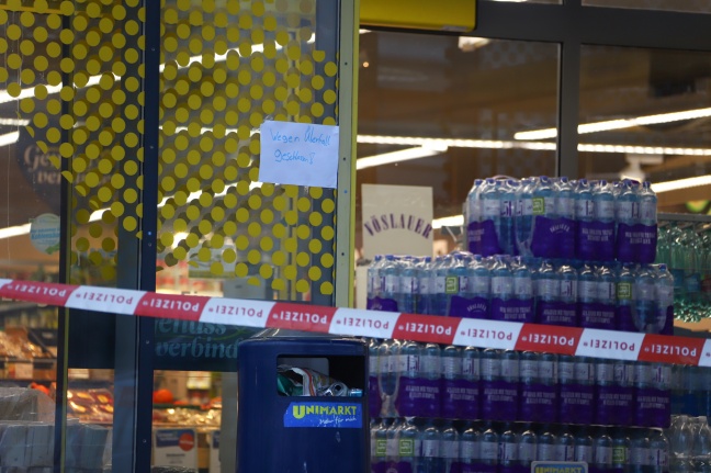 Raubüberfall auf Filiale eines Supermarkts in Vöcklabruck