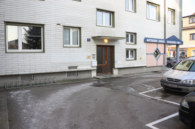 Tödlicher Sturz aus Fenster in Attnang-Puchheim löste umfangreiche Ermittlungen aus
