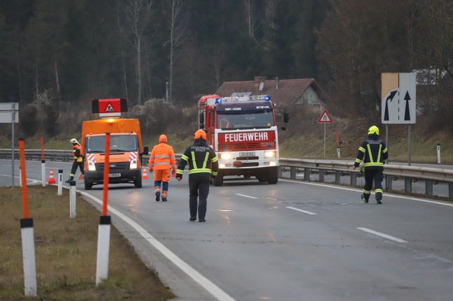 Verkehrsunfall bei Sierning endet mit überschlagenem Auto und einer verletzten Person