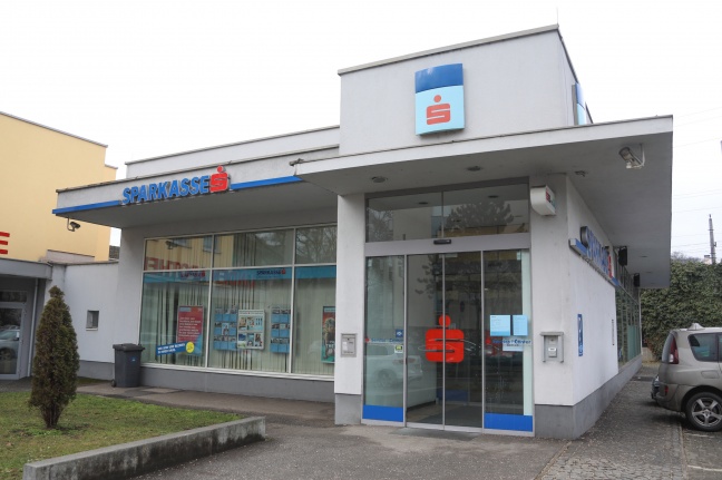 Erneut versuchte Bankomatsprengung in einer Bankfiliale in Linz-Bindermichl-Keferfeld gescheitert