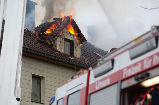 Großeinsatz bei Brand eines Mehrparteienwohnhauses in Wolfern