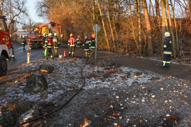 Autoüberschlag in Wolfsegg am Hausruck fordert zwei Leichtverletzte