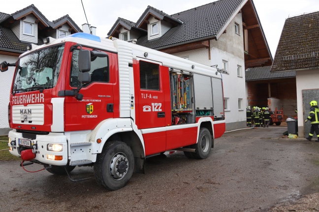 Sieben Feuerwehren bei Brand in einem Hackschnitzellager in Pettenbach im Einsatz