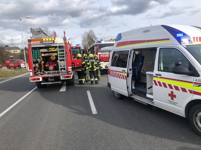 Auto krachte in Pregarten gegen LKW