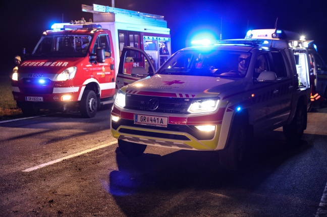 Drei teils Schwerverletzte nach heftiger Kollision auf Rieder Straße bei Rottenbach