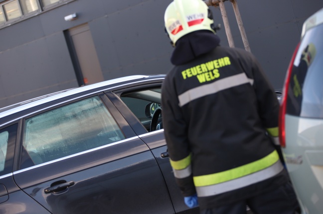 Personenrettung: Beeinträchtigter Lenker konnte auf Parkplatz in Wels-Neustadt Auto nicht verlassen