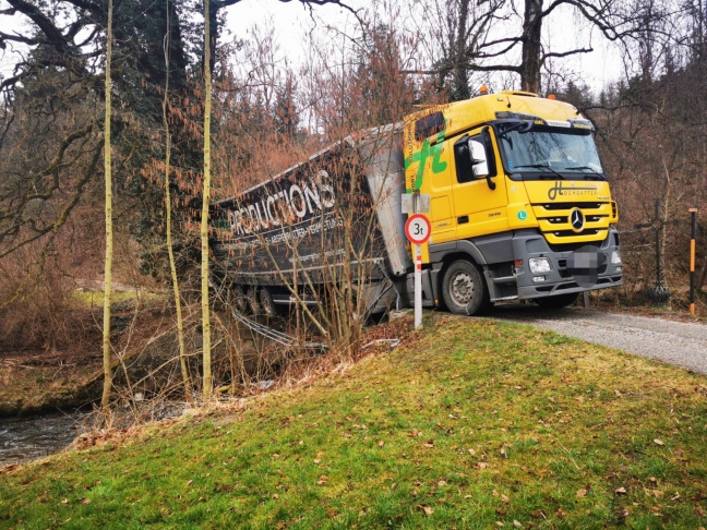 Brücke in Pregarten unter zu schwerem LKW eingestürtzt