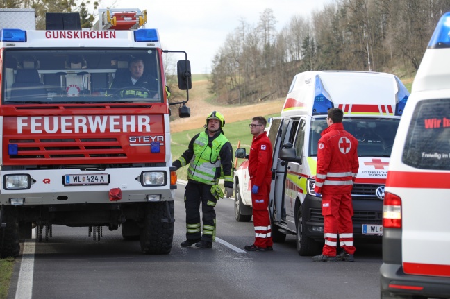 Schwerer Verkehrsunfall bei Gunskirchen fordert fünf Verletzte