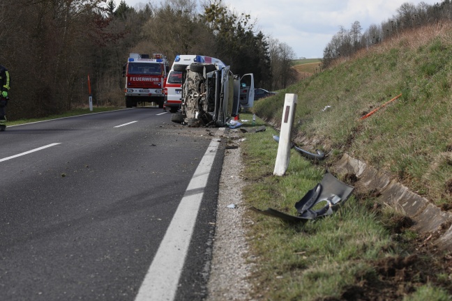 Schwerer Verkehrsunfall bei Gunskirchen fordert fünf Verletzte