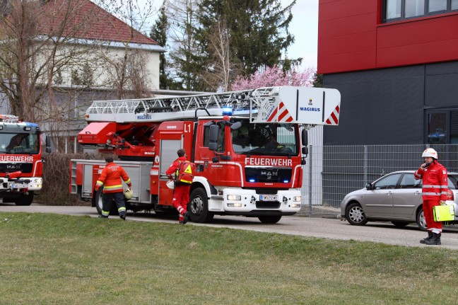 Brandverdacht in einem Mehrparteienwohnhaus in Wels-Pernau