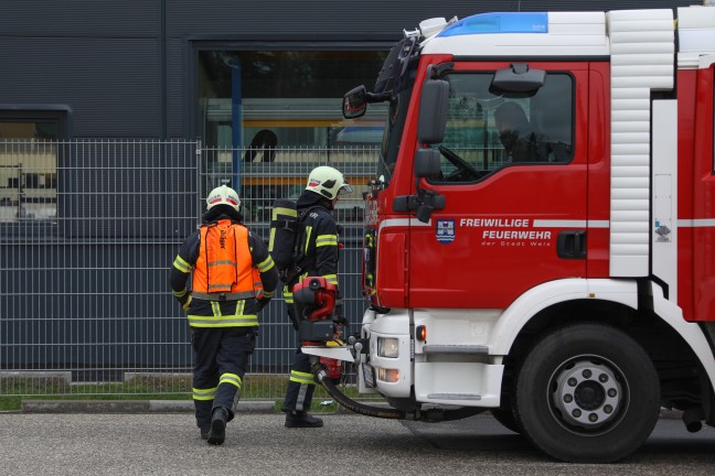 Brandverdacht in einem Mehrparteienwohnhaus in Wels-Pernau