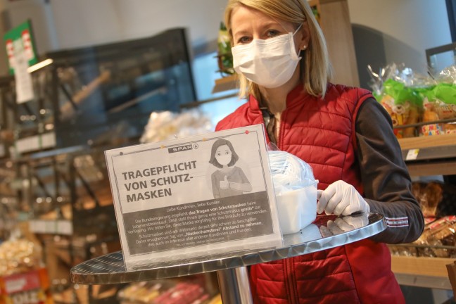 Covid-19: Ausgabe von Schutzmasken in Supermärkten gestartet