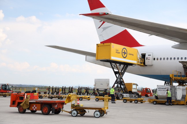 Covid-19: Dringend benötigte Schutzausrüstung am Linz Airport in Hörsching gelandet