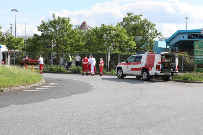 Kollision zwischen E-Bikerin und Radfahrer in Wels-Puchberg fordert zwei Leichtverletzte