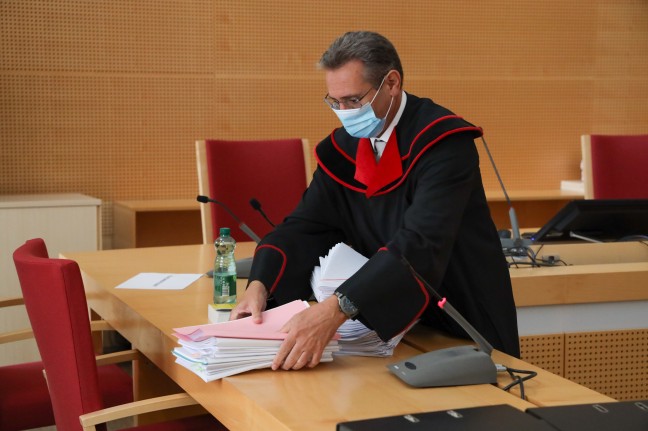 Prozessauftakt am Landesgericht Wels gegen Arzt wegen Missbrauchsvorwurf in 109 Fällen