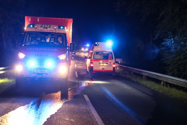 Ein Schwerverletzter bei nächtlichem Verkehrsunfall in Steinbach an der Steyr
