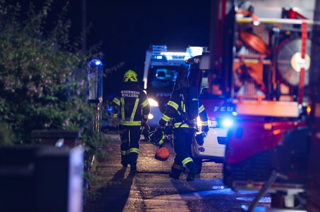 Brand im Keller eines Hauses in Wallern an der Trattnach sorgt für Einsatz der Feuerwehr