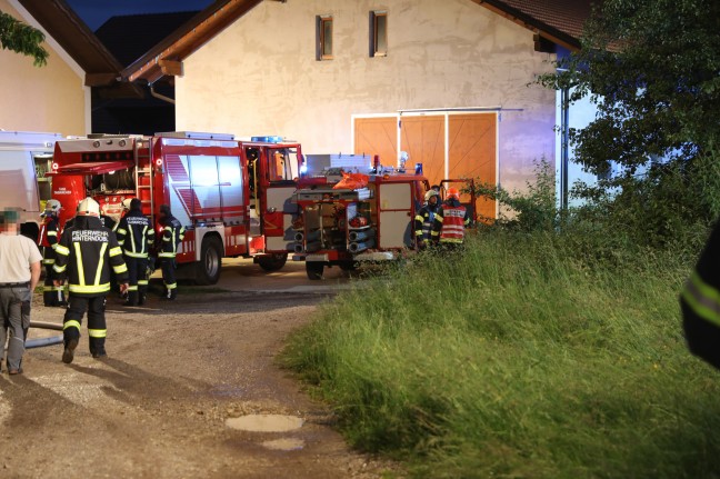 Neun Feuerwehren bei Zimmerbrand in Dorf an der Pram im Einsatz