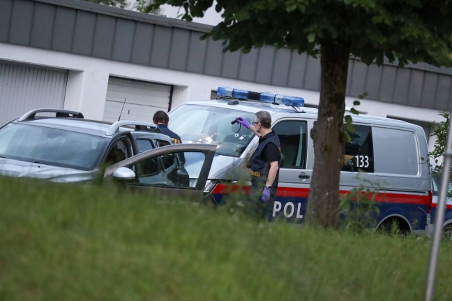 Schusswechsel mit der Polizei bei Einsatz in Altmünster fordert ein Todesopfer