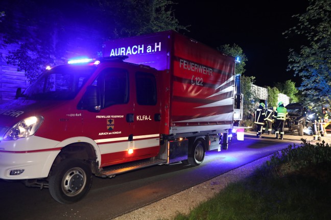 PKW-Lenker bei Unfall in Aurach am Hongar schwer verletzt