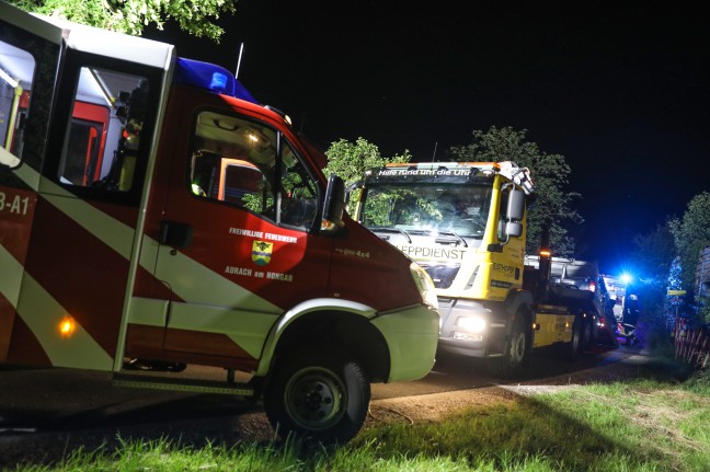 PKW-Lenker bei Unfall in Aurach am Hongar schwer verletzt