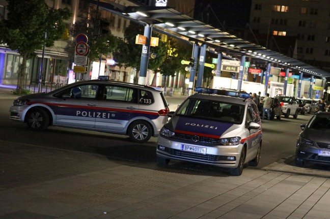 Hochzeitsgesellschaft narrt in Wels zu später Stunde Polizei