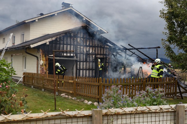 Drei Feuerwehren bei Brand eines Gebäudezubaus in Ohlsdorf im Einsatz