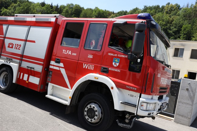 Drei Feuerwehren bei gemeldetem Küchenbrand in Neuhofen an der Krems im Einsatz