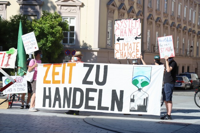 Demo für autofreien Hauptplatz in Linz: Keine Staus, keine Demoteilnehmer