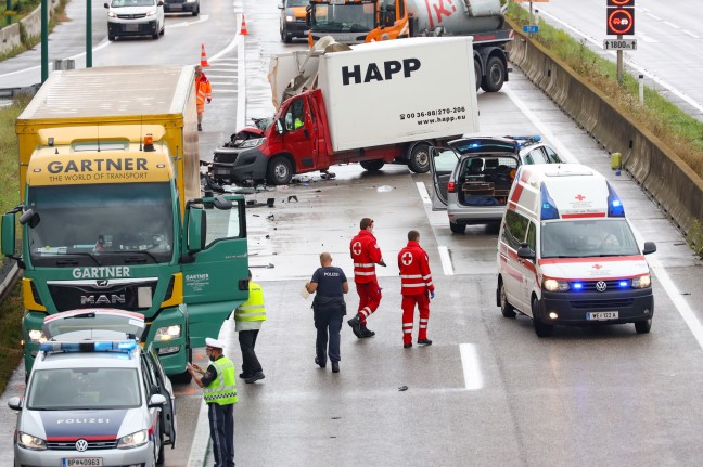 Schwerverletzter bei Crash auf Innkreisautobahn bei Wels-Lichtenegg