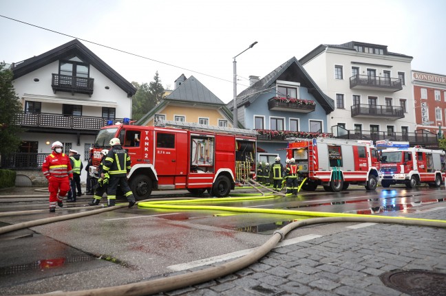 Gartenhütte: Löschwasserleitungen mussten bei Brand in Gmunden quer durch Wohnhäuser verlegt werden
