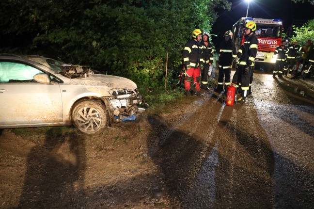 Auto gegen Brückengeländer: Unfalllenker löst Suchaktion samt Taucher in Inzersdorf im Kremstal aus